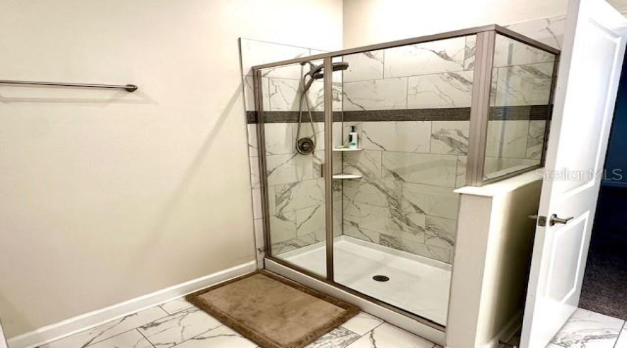 DAVENPORT, Florida 33896, 8 Bedrooms Bedrooms, ,5 BathroomsBathrooms,Residential,For Sale,MAIDSTONE,0,MFRO6309591