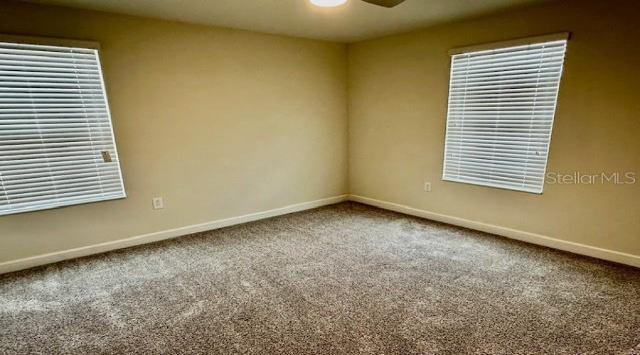 DAVENPORT, Florida 33896, 8 Bedrooms Bedrooms, ,5 BathroomsBathrooms,Residential,For Sale,MAIDSTONE,0,MFRO6309591