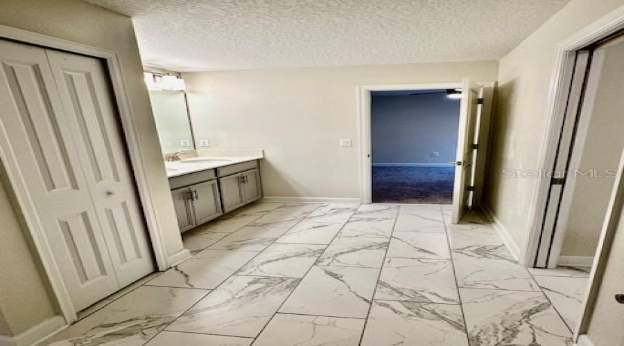 DAVENPORT, Florida 33896, 8 Bedrooms Bedrooms, ,5 BathroomsBathrooms,Residential,For Sale,MAIDSTONE,0,MFRO6309591