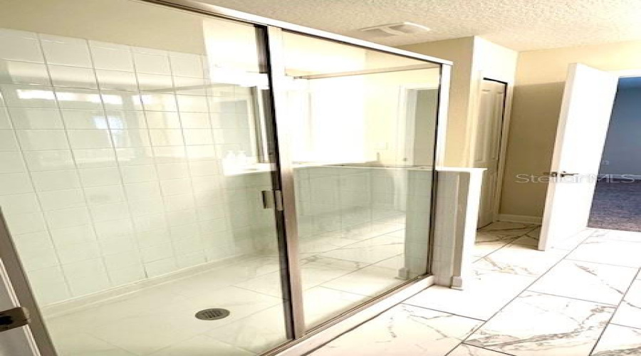 DAVENPORT, Florida 33896, 8 Bedrooms Bedrooms, ,5 BathroomsBathrooms,Residential,For Sale,MAIDSTONE,0,MFRO6309591