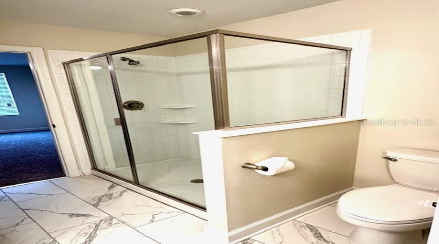 DAVENPORT, Florida 33896, 8 Bedrooms Bedrooms, ,5 BathroomsBathrooms,Residential,For Sale,MAIDSTONE,0,MFRO6309591