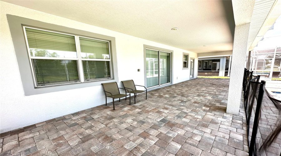 DAVENPORT, Florida 33896, 8 Bedrooms Bedrooms, ,5 BathroomsBathrooms,Residential,For Sale,MAIDSTONE,0,MFRO6309591