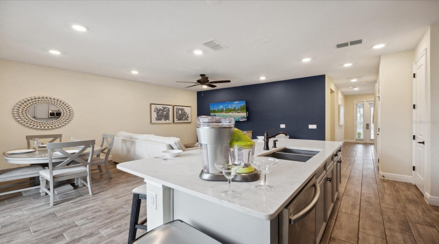 KISSIMMEE, Florida 34747, 3 Bedrooms Bedrooms, ,3 BathroomsBathrooms,Residential,For Sale,ON THE ROCKS,0,MFRO6310168