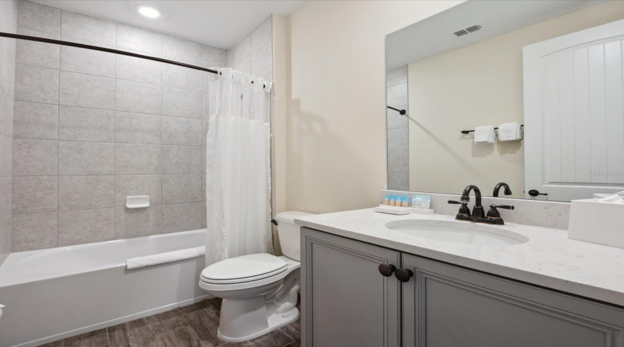KISSIMMEE, Florida 34747, 3 Bedrooms Bedrooms, ,3 BathroomsBathrooms,Residential,For Sale,ON THE ROCKS,0,MFRO6310168