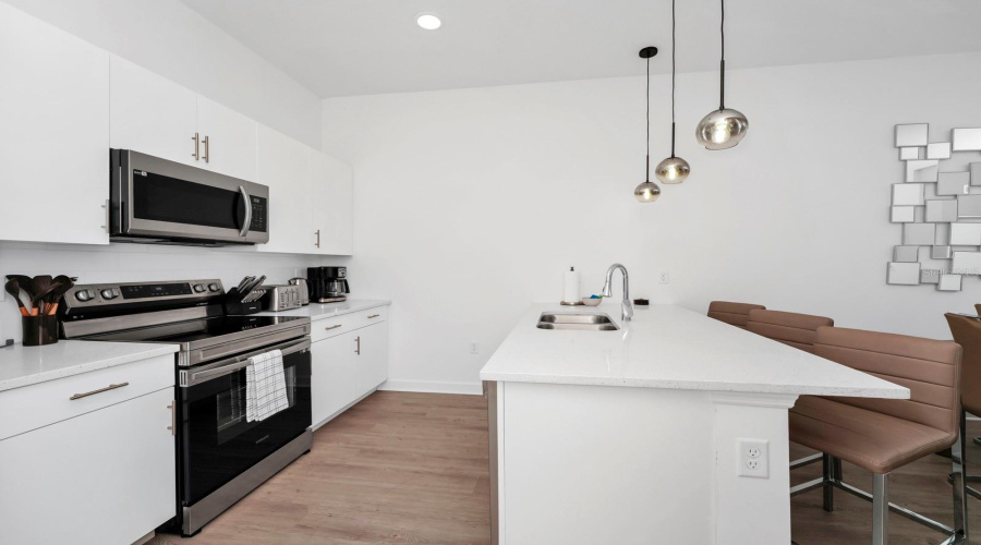 DAVENPORT, Florida 33896, 5 Bedrooms Bedrooms, ,4 BathroomsBathrooms,Residential,For Sale,FAMAGUSTA,0,MFRO6307450