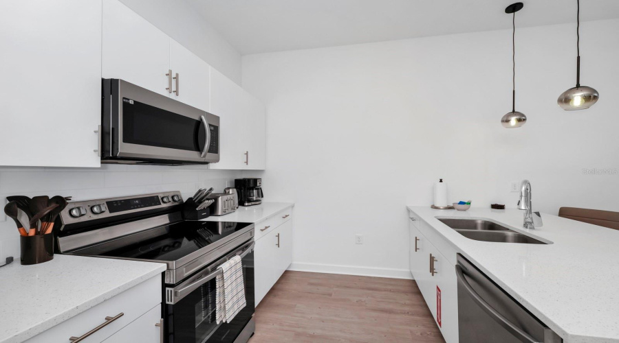 DAVENPORT, Florida 33896, 5 Bedrooms Bedrooms, ,4 BathroomsBathrooms,Residential,For Sale,FAMAGUSTA,0,MFRO6307450