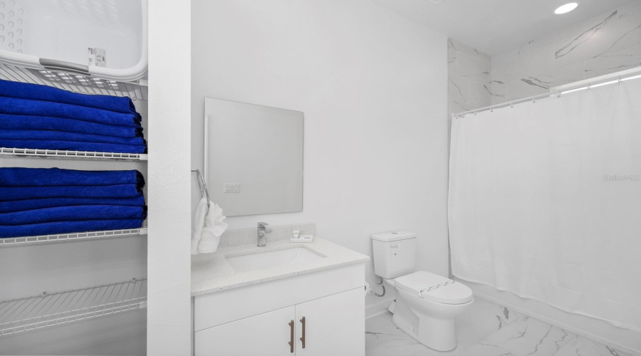 DAVENPORT, Florida 33896, 5 Bedrooms Bedrooms, ,4 BathroomsBathrooms,Residential,For Sale,FAMAGUSTA,0,MFRO6307450