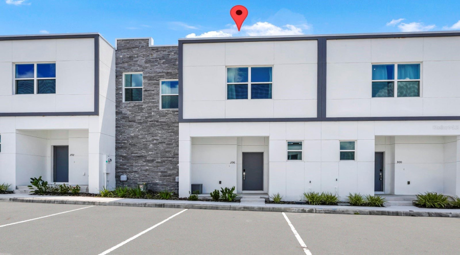 DAVENPORT, Florida 33896, 5 Bedrooms Bedrooms, ,4 BathroomsBathrooms,Residential,For Sale,FAMAGUSTA,0,MFRO6307450