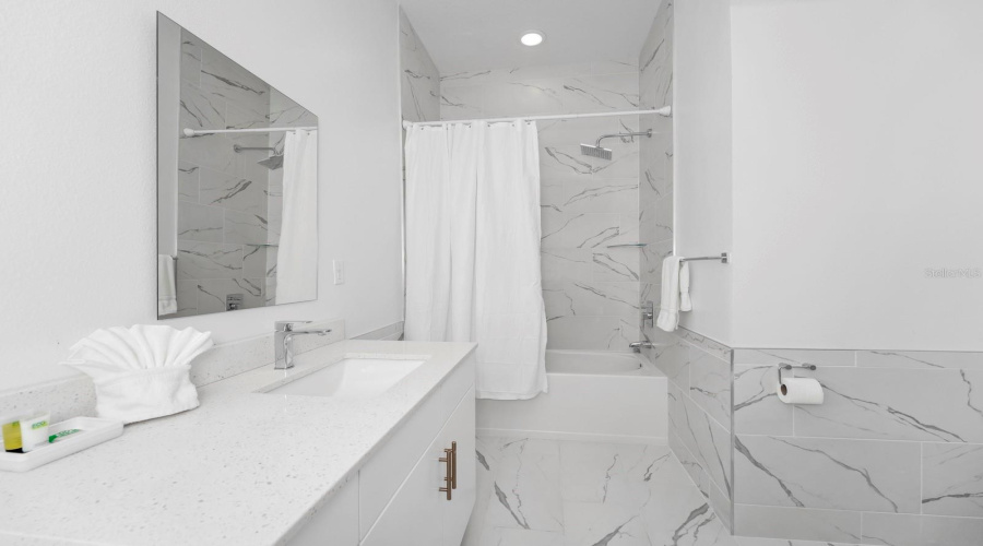 DAVENPORT, Florida 33896, 5 Bedrooms Bedrooms, ,4 BathroomsBathrooms,Residential,For Sale,FAMAGUSTA,0,MFRO6307450