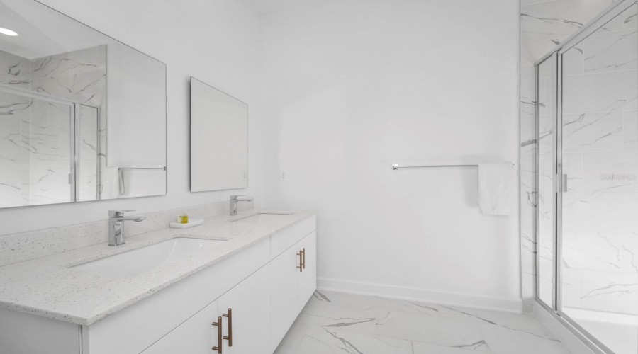 DAVENPORT, Florida 33896, 5 Bedrooms Bedrooms, ,4 BathroomsBathrooms,Residential,For Sale,FAMAGUSTA,0,MFRO6307450