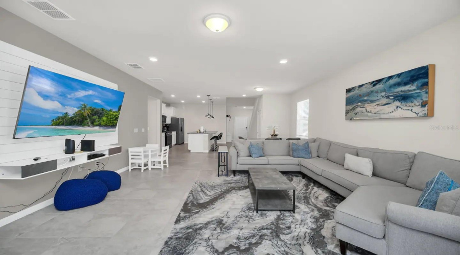 DAVENPORT, Florida 33837, 7 Bedrooms Bedrooms, ,5 BathroomsBathrooms,Residential,For Sale,OAKMOSS,0,MFRO6310194