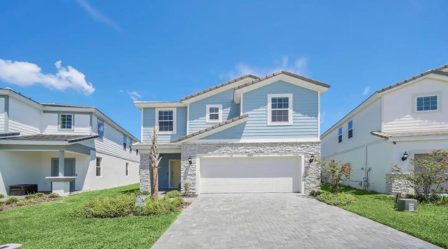 DAVENPORT, Florida 33837, 7 Bedrooms Bedrooms, ,5 BathroomsBathrooms,Residential,For Sale,OAKMOSS,0,MFRO6310194