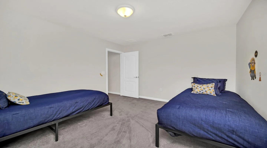 DAVENPORT, Florida 33837, 7 Bedrooms Bedrooms, ,5 BathroomsBathrooms,Residential,For Sale,OAKMOSS,0,MFRO6310194