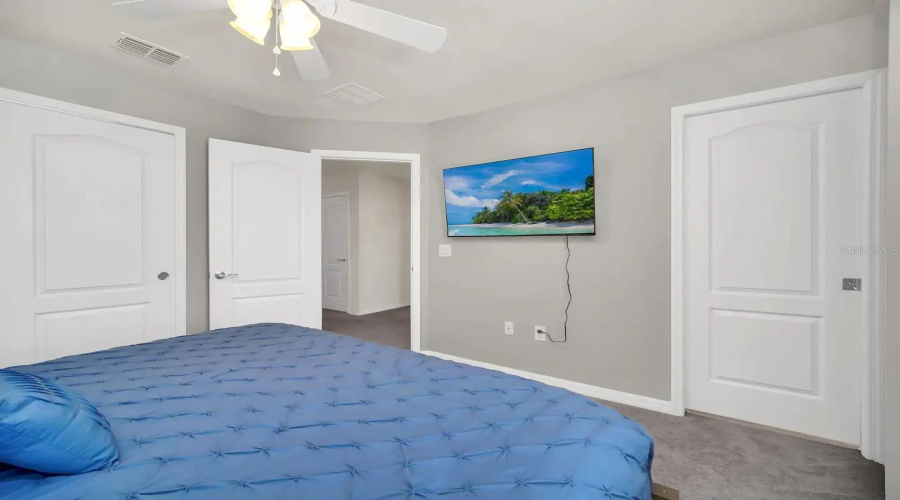 DAVENPORT, Florida 33837, 7 Bedrooms Bedrooms, ,5 BathroomsBathrooms,Residential,For Sale,OAKMOSS,0,MFRO6310194