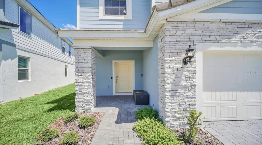 DAVENPORT, Florida 33837, 7 Bedrooms Bedrooms, ,5 BathroomsBathrooms,Residential,For Sale,OAKMOSS,0,MFRO6310194