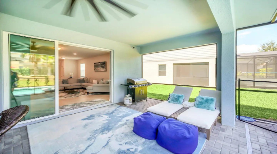 DAVENPORT, Florida 33837, 7 Bedrooms Bedrooms, ,5 BathroomsBathrooms,Residential,For Sale,OAKMOSS,0,MFRO6310194