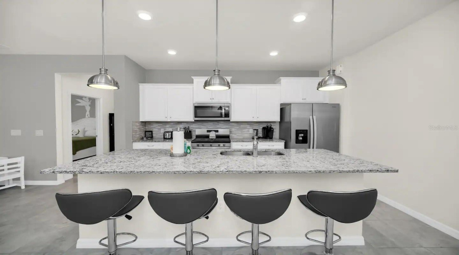 DAVENPORT, Florida 33837, 7 Bedrooms Bedrooms, ,5 BathroomsBathrooms,Residential,For Sale,OAKMOSS,0,MFRO6310194