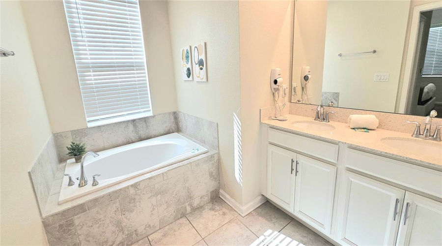 Master Room Bathroom