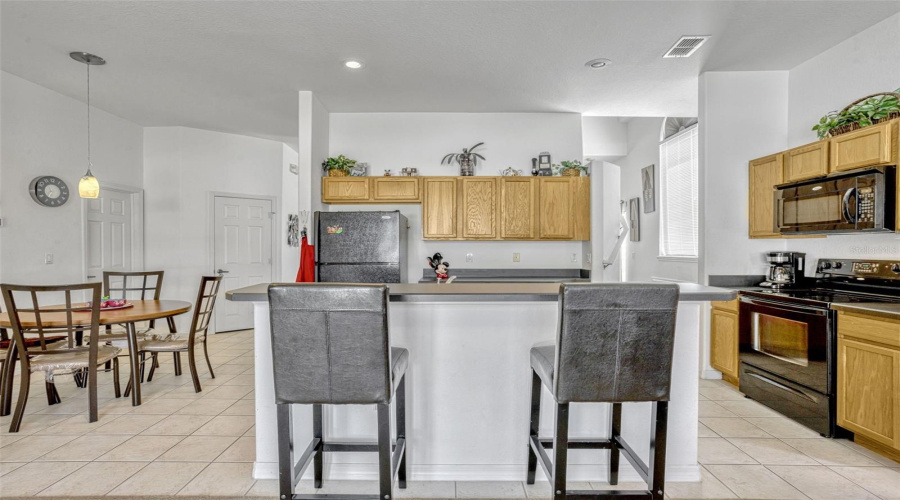 DAVENPORT, Florida 33837, 5 Bedrooms Bedrooms, ,3 BathroomsBathrooms,Residential,For Sale,CADIZ,0,MFRO6305652