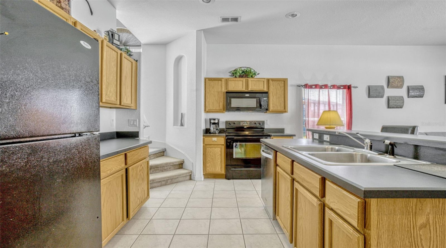 DAVENPORT, Florida 33837, 5 Bedrooms Bedrooms, ,3 BathroomsBathrooms,Residential,For Sale,CADIZ,0,MFRO6305652
