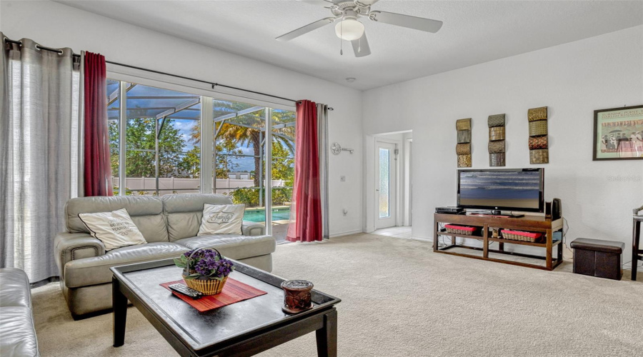 DAVENPORT, Florida 33837, 5 Bedrooms Bedrooms, ,3 BathroomsBathrooms,Residential,For Sale,CADIZ,0,MFRO6305652