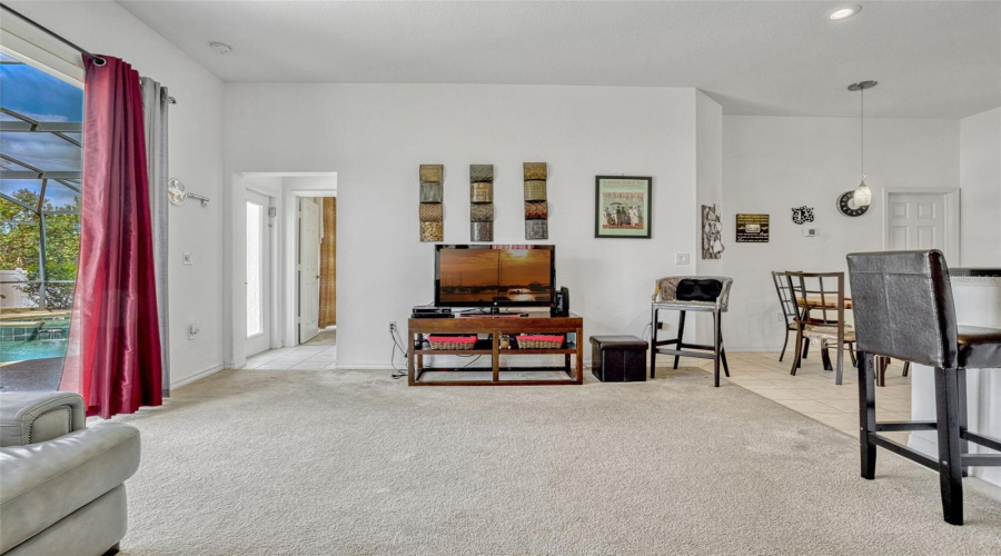 DAVENPORT, Florida 33837, 5 Bedrooms Bedrooms, ,3 BathroomsBathrooms,Residential,For Sale,CADIZ,0,MFRO6305652