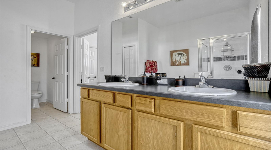 DAVENPORT, Florida 33837, 5 Bedrooms Bedrooms, ,3 BathroomsBathrooms,Residential,For Sale,CADIZ,0,MFRO6305652