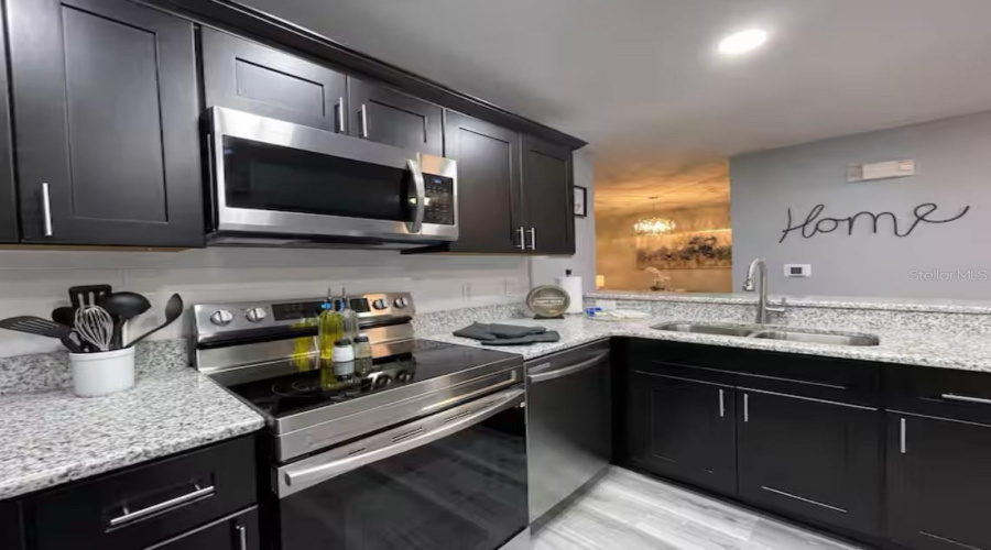 KISSIMMEE, Florida 34746, 3 Bedrooms Bedrooms, ,2 BathroomsBathrooms,Residential,For Sale,CLUB CORTILE,MFRS5127115