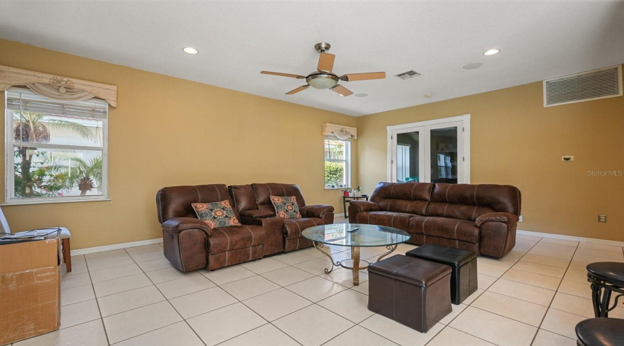Orlando, Florida 32836, 5 Bedrooms Bedrooms, ,5 Bathroomsbathrooms,Residential,For Sale,Phillips Grove,Mfro6310085