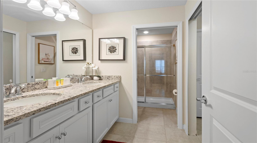 DAVENPORT, Florida 33897, 5 Bedrooms Bedrooms, ,4 BathroomsBathrooms,Residential,For Sale,LANA,0,MFRO6310511