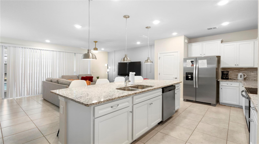 DAVENPORT, Florida 33897, 5 Bedrooms Bedrooms, ,4 BathroomsBathrooms,Residential,For Sale,LANA,0,MFRO6310511