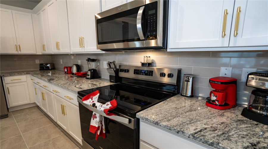 KISSIMMEE, Florida 34747, 5 Bedrooms Bedrooms, ,4 BathroomsBathrooms,Residential,For Sale,DISTANT SUN,0,MFRO6310504