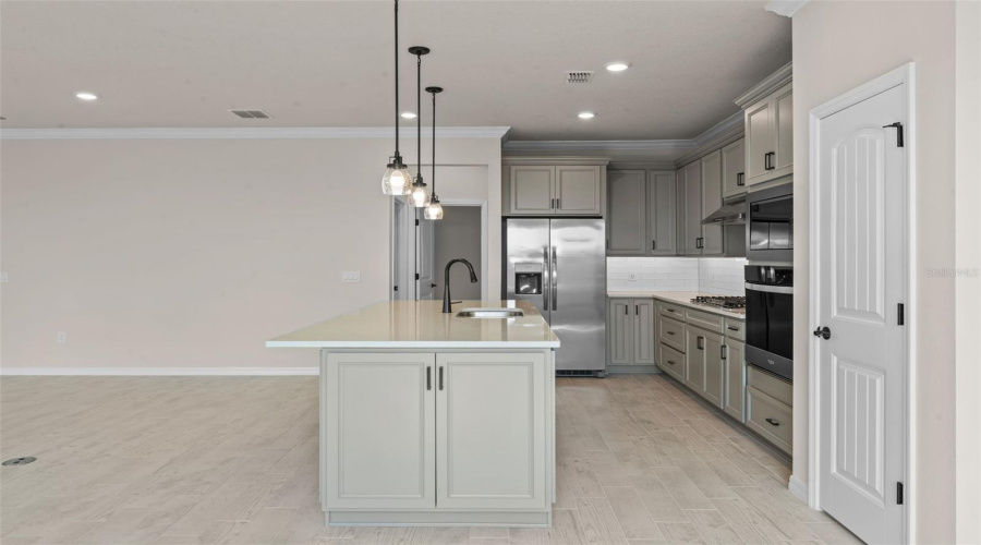 ORLANDO, Florida 32836, 5 Bedrooms Bedrooms, ,3 BathroomsBathrooms,Residential,For Sale,PARK ESTATES,0,MFRO6310446