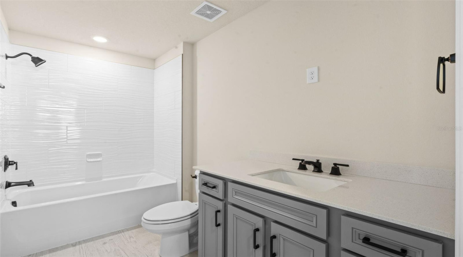 ORLANDO, Florida 32836, 5 Bedrooms Bedrooms, ,3 BathroomsBathrooms,Residential,For Sale,PARK ESTATES,0,MFRO6310446