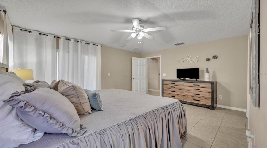 DAVENPORT, Florida 33897, 4 Bedrooms Bedrooms, ,3 BathroomsBathrooms,Residential,For Sale,CORDOVA,0,MFRO6310040