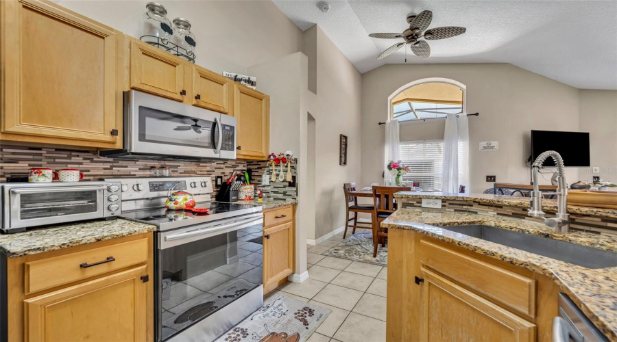 DAVENPORT, Florida 33897, 4 Bedrooms Bedrooms, ,3 BathroomsBathrooms,Residential,For Sale,CORDOVA,0,MFRO6310040