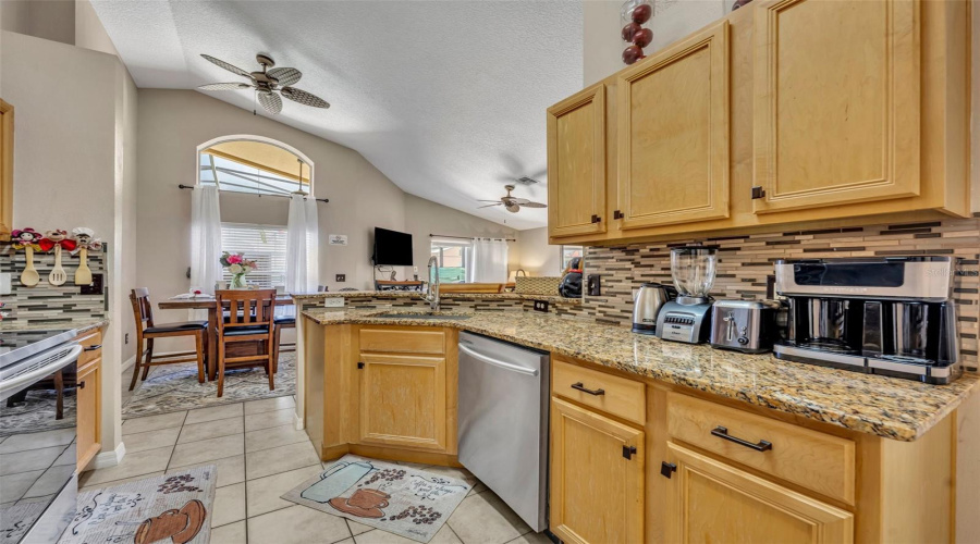 DAVENPORT, Florida 33897, 4 Bedrooms Bedrooms, ,3 BathroomsBathrooms,Residential,For Sale,CORDOVA,0,MFRO6310040