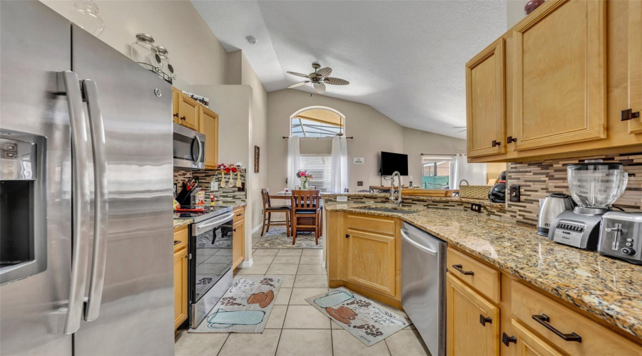 DAVENPORT, Florida 33897, 4 Bedrooms Bedrooms, ,3 BathroomsBathrooms,Residential,For Sale,CORDOVA,0,MFRO6310040