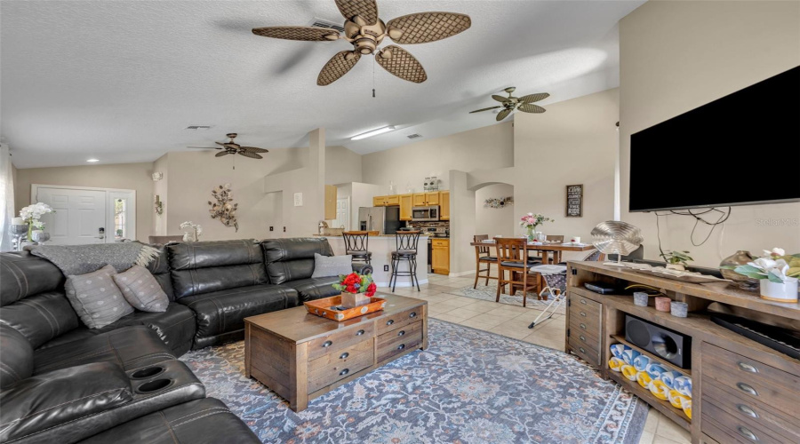 DAVENPORT, Florida 33897, 4 Bedrooms Bedrooms, ,3 BathroomsBathrooms,Residential,For Sale,CORDOVA,0,MFRO6310040