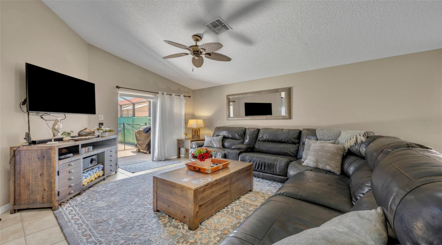 DAVENPORT, Florida 33897, 4 Bedrooms Bedrooms, ,3 BathroomsBathrooms,Residential,For Sale,CORDOVA,0,MFRO6310040