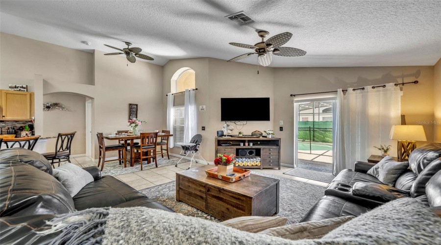 DAVENPORT, Florida 33897, 4 Bedrooms Bedrooms, ,3 BathroomsBathrooms,Residential,For Sale,CORDOVA,0,MFRO6310040