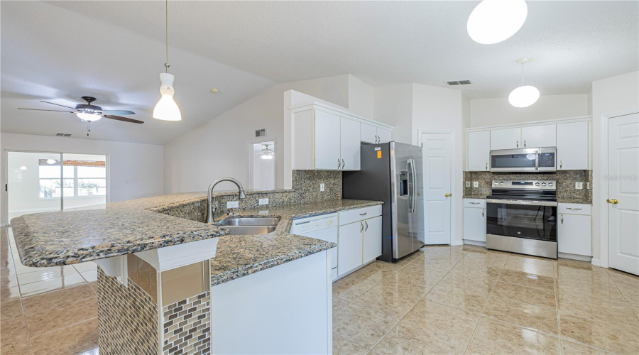 DAVENPORT, Florida 33897, 4 Bedrooms Bedrooms, ,2 BathroomsBathrooms,Residential,For Sale,HIGHWAY 27,0,MFRO6302143