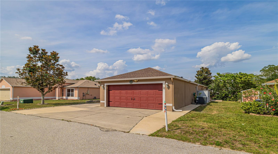 DAVENPORT, Florida 33897, 4 Bedrooms Bedrooms, ,2 BathroomsBathrooms,Residential,For Sale,HIGHWAY 27,0,MFRO6302143