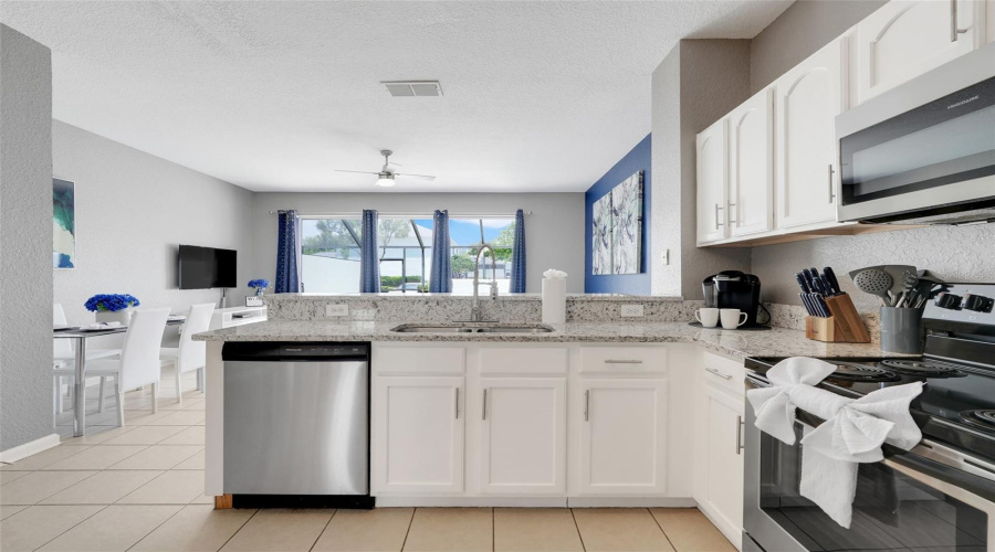 KISSIMMEE, Florida 34747, 3 Bedrooms Bedrooms, ,3 BathroomsBathrooms,Residential,For Sale,MANESHAW,MFRG5097261