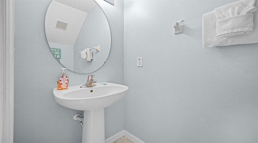 DAVENPORT, Florida 33837, 7 Bedrooms Bedrooms, ,4 BathroomsBathrooms,Residential,For Sale,ROSSO,0,MFRS5127285