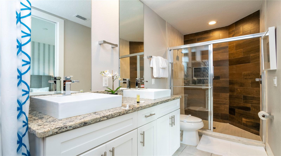 KISSIMMEE, Florida 34747, 4 Bedrooms Bedrooms, ,4 BathroomsBathrooms,Residential,For Sale,SUNNY DREAMS,0,MFRO6310626