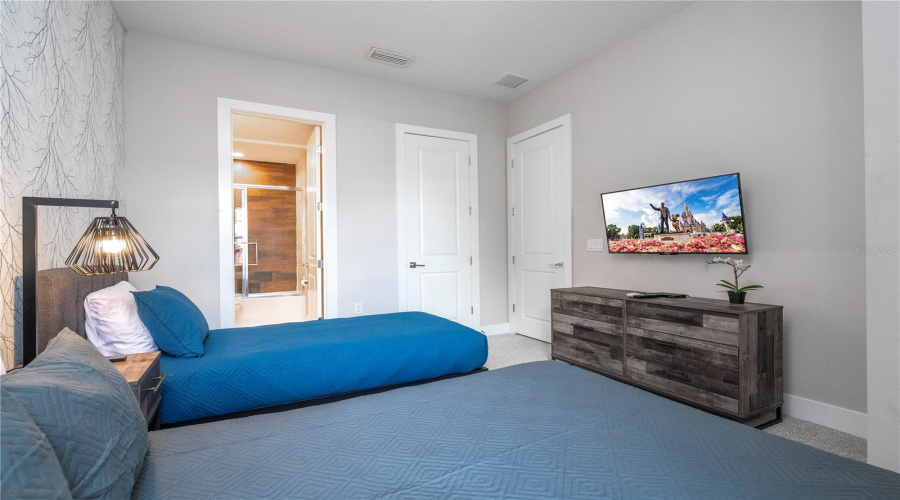 KISSIMMEE, Florida 34747, 4 Bedrooms Bedrooms, ,4 BathroomsBathrooms,Residential,For Sale,SUNNY DREAMS,0,MFRO6310626