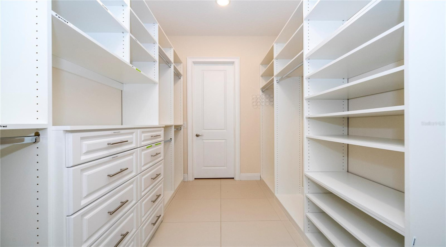 ORLANDO, Florida 32836, 7 Bedrooms Bedrooms, ,6 BathroomsBathrooms,Residential,For Sale,PIPPEN,0,MFRO6310847