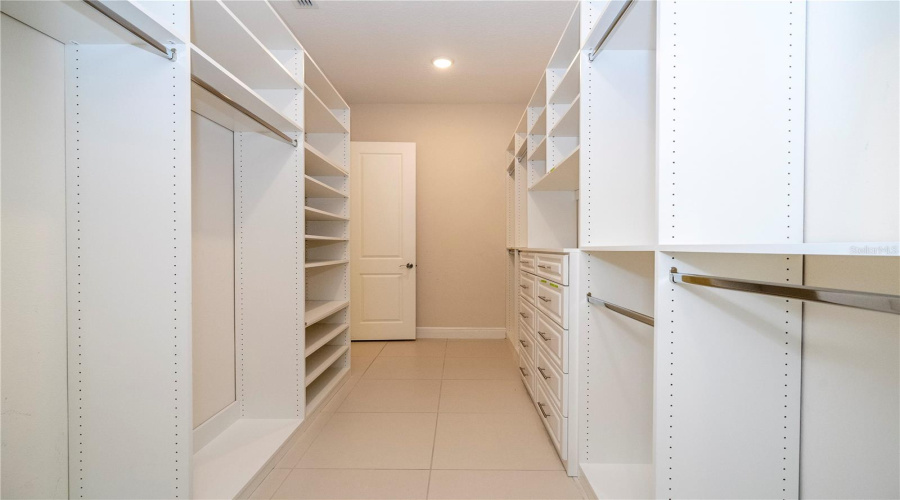 ORLANDO, Florida 32836, 7 Bedrooms Bedrooms, ,6 BathroomsBathrooms,Residential,For Sale,PIPPEN,0,MFRO6310847