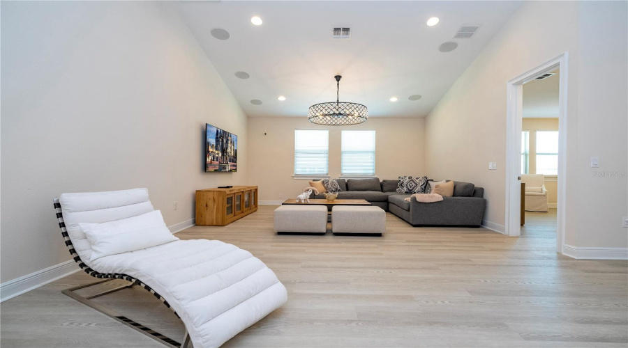ORLANDO, Florida 32836, 7 Bedrooms Bedrooms, ,6 BathroomsBathrooms,Residential,For Sale,PIPPEN,0,MFRO6310847